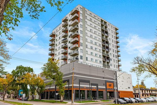 639 Main 11