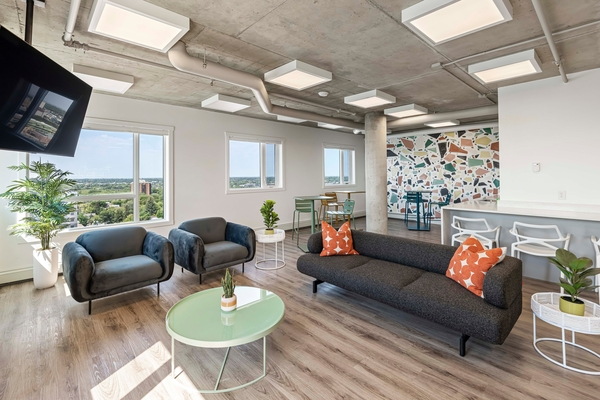 639 Main 13