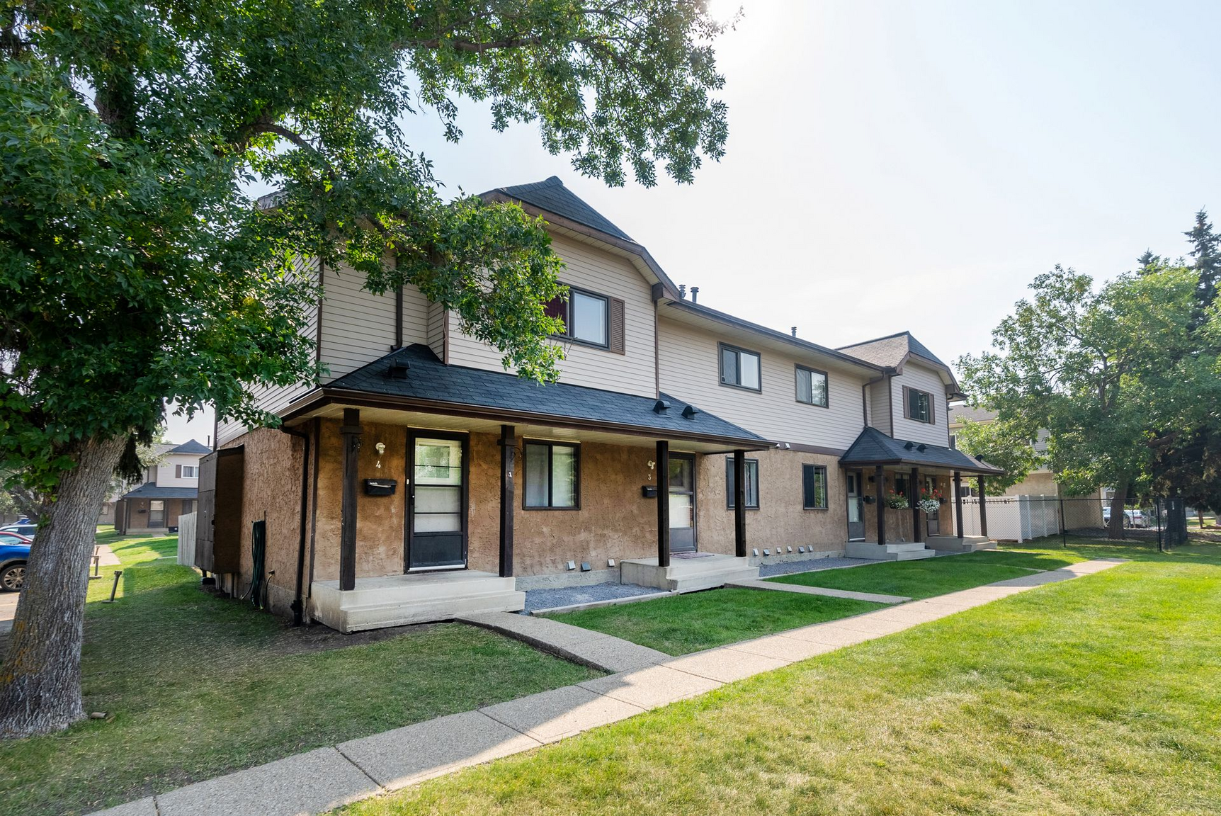 Point West Townhouses 13