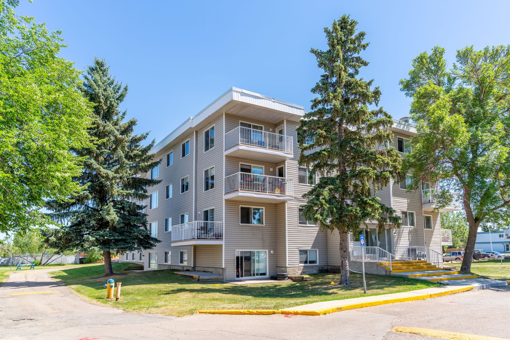West Edmonton Court - Photo 10