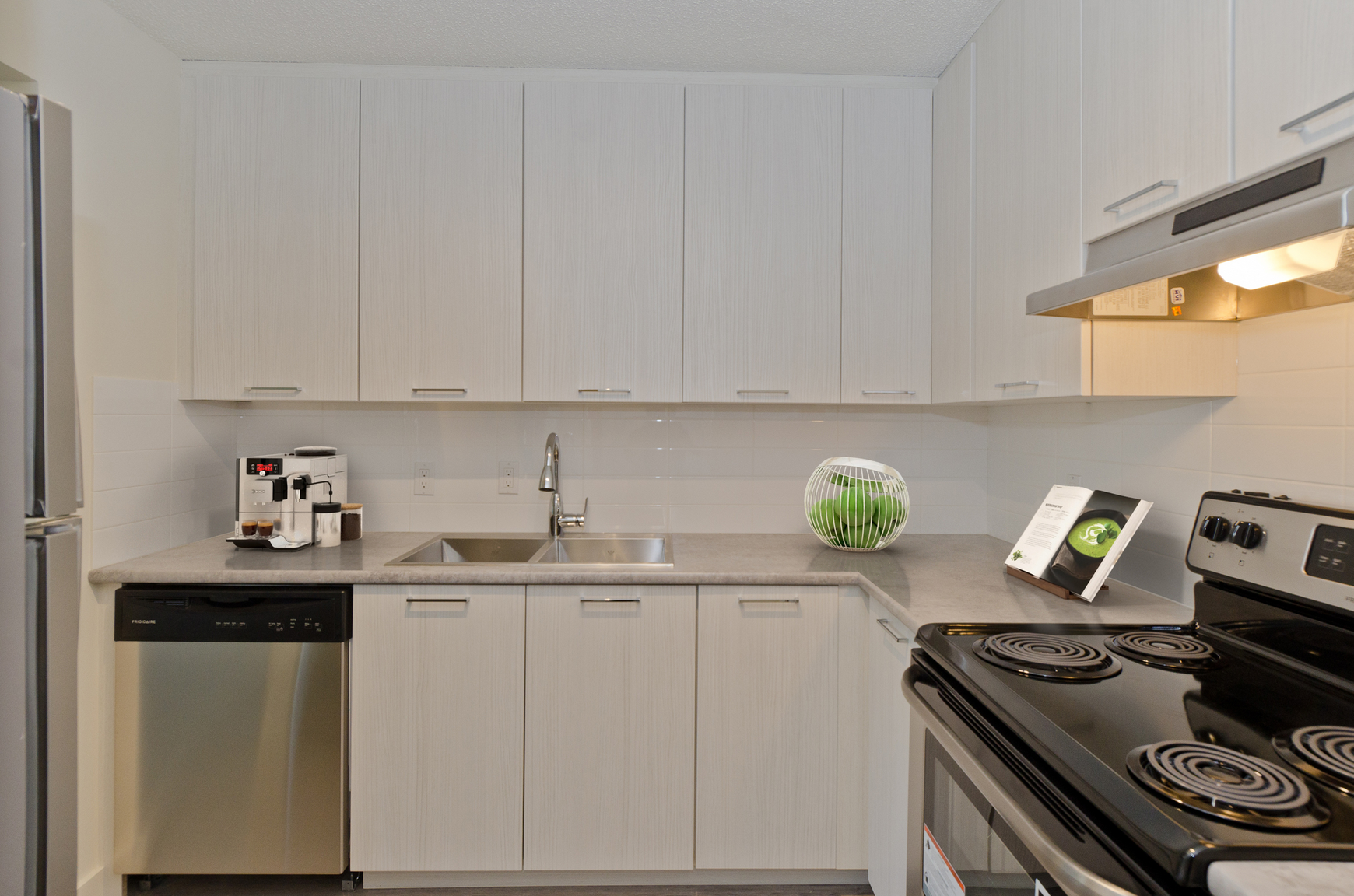 Tower Lane Terrace Apartments - Photo 4
