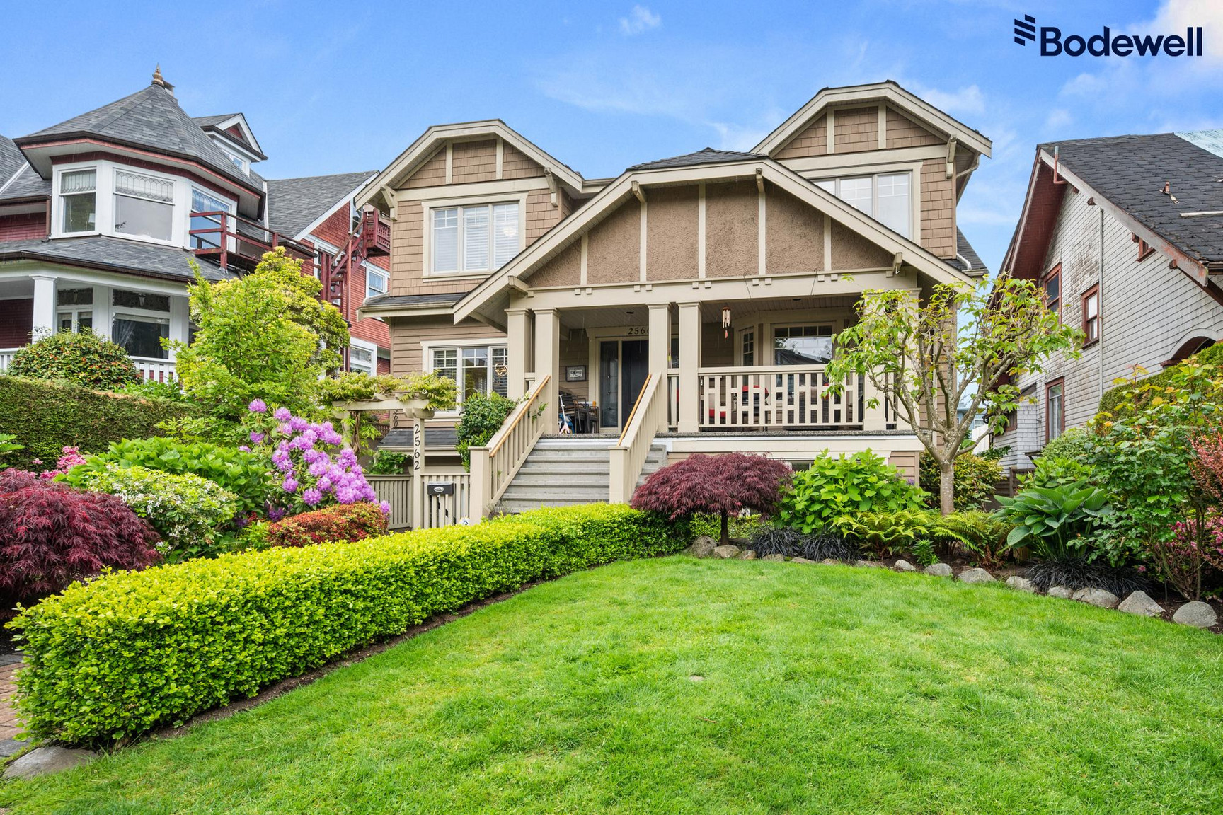 Craftsman Home - Photo 3