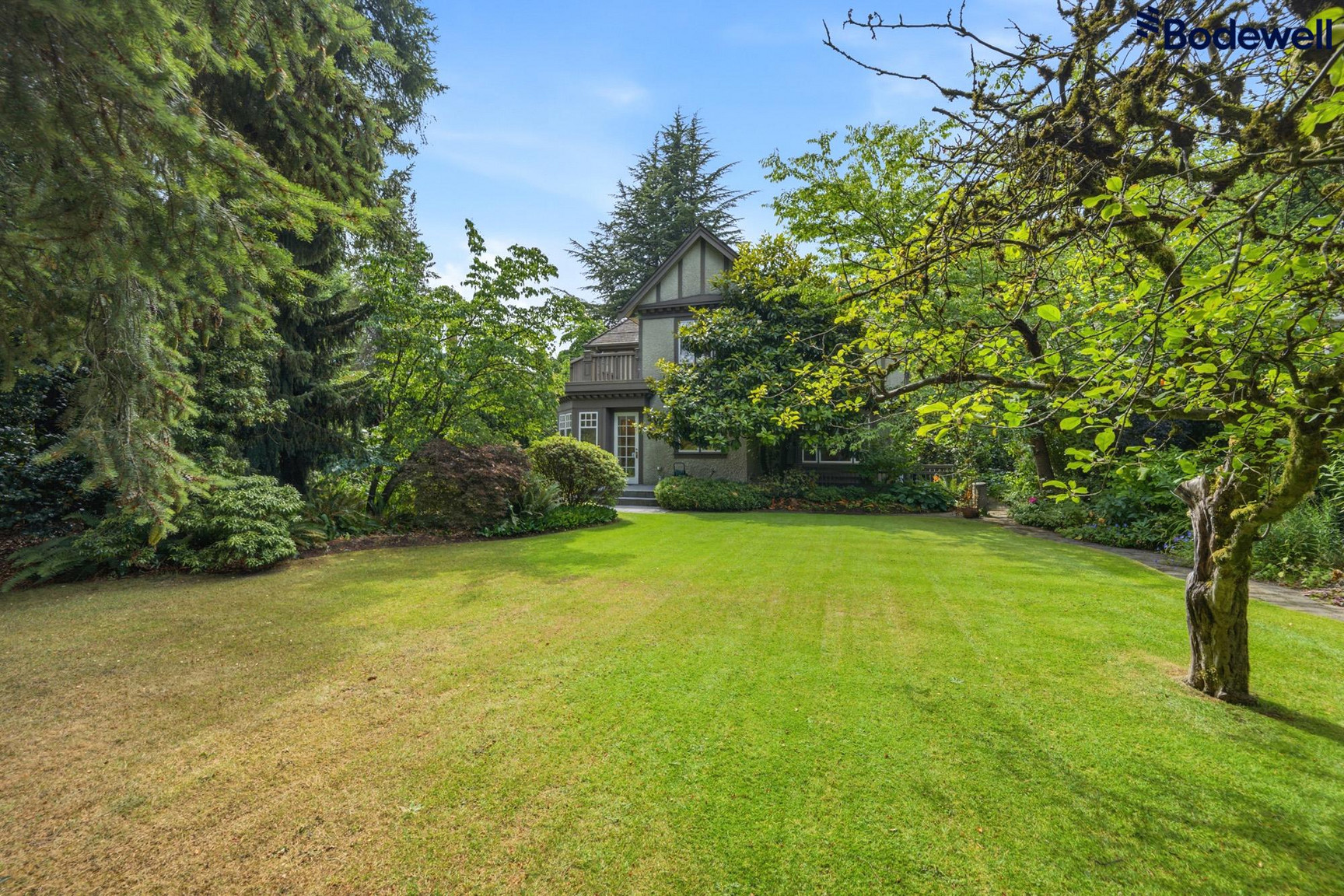 Churchill Street Tudor Home - Photo 43