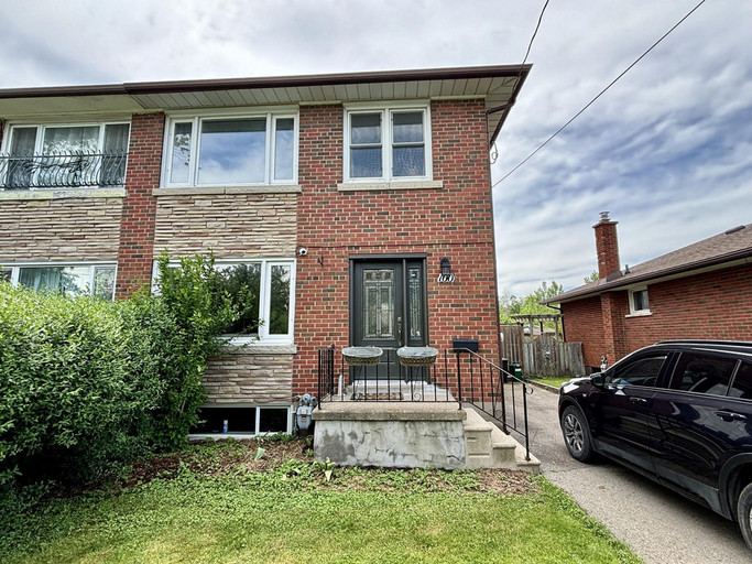 100 Kilgour Ave.