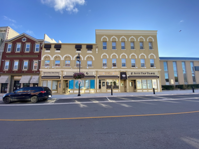 48 Front St. S - 302