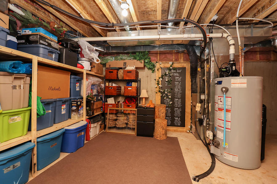 179 Fordham Private - 1 - Photo 18