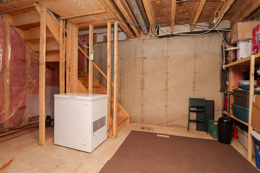 179 Fordham Private - 1 - Photo 20
