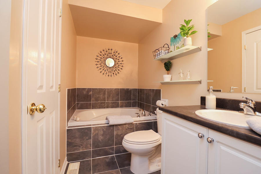 179 Fordham Private - 1 - Photo 26