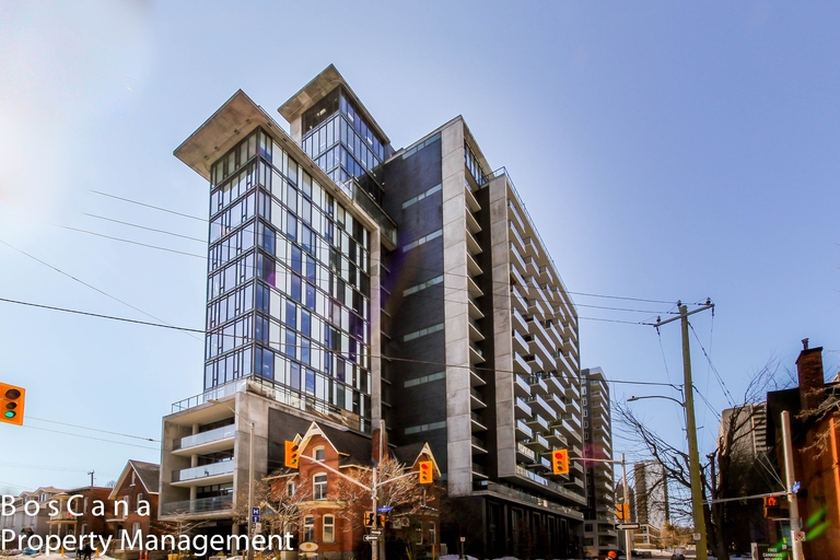 224 Lyon Street North - 1115