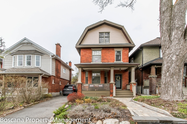 97d8dd1053c9469cbc79e7cac7fd3d27.jpg 10 Willard Street - 1