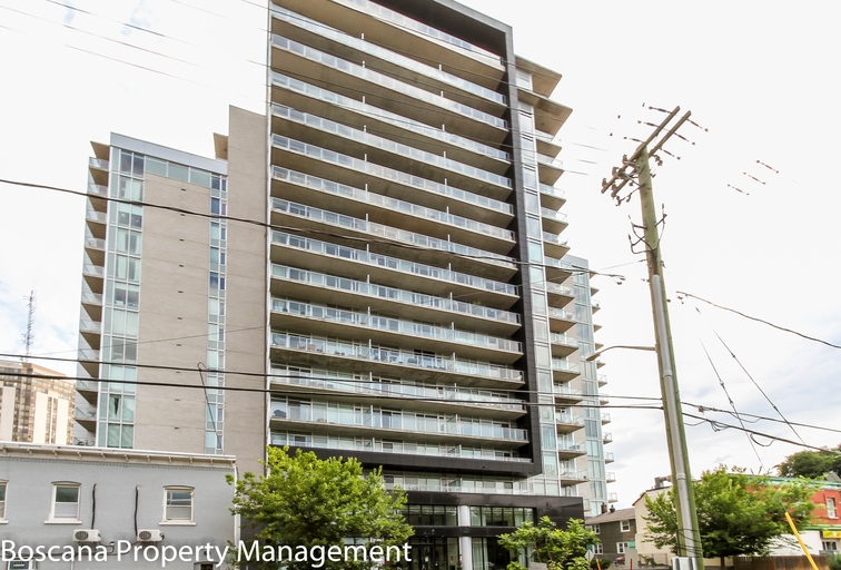 345dc3e81c884b3b935a354677709d0f.jpg 255 Bay Street - 1008