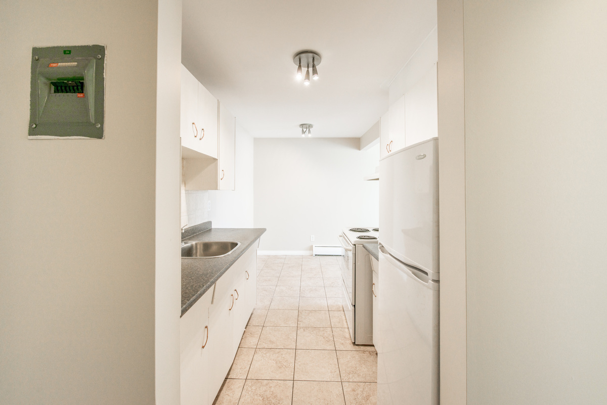 Alexander Apartments - Photo 2