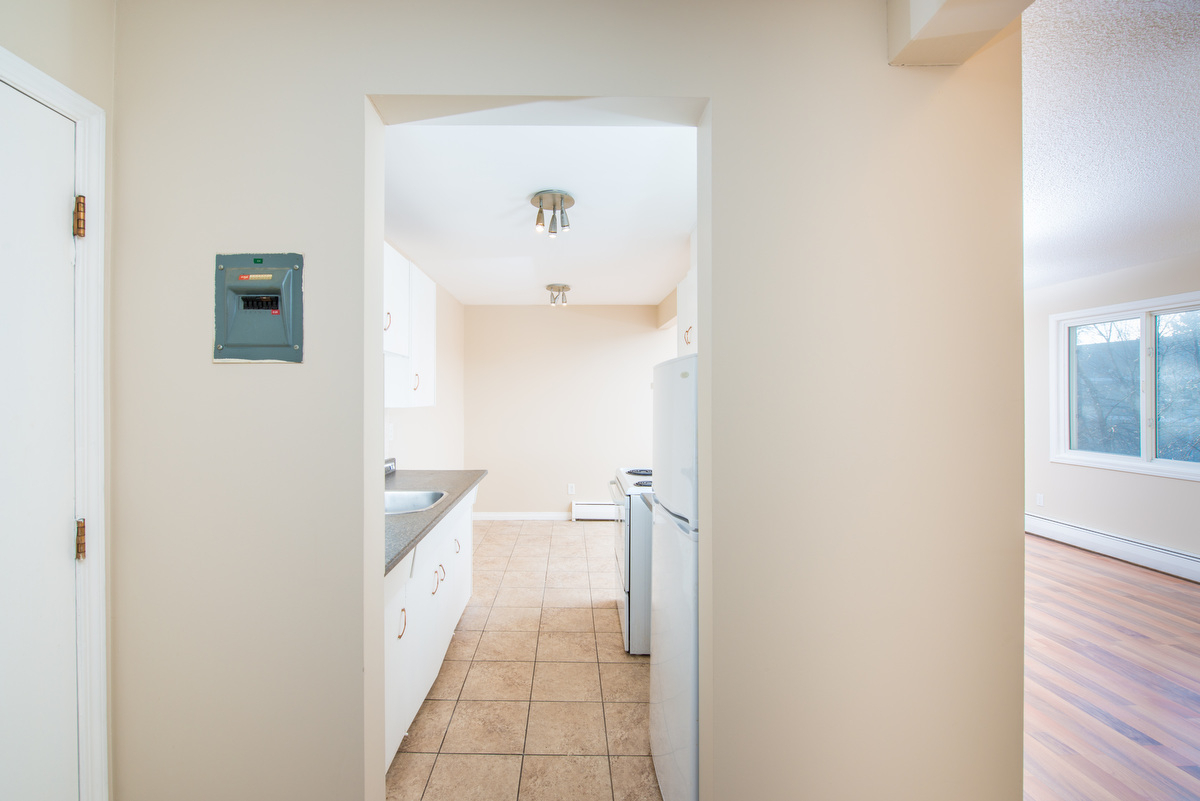 Alexander Apartments - Photo 8