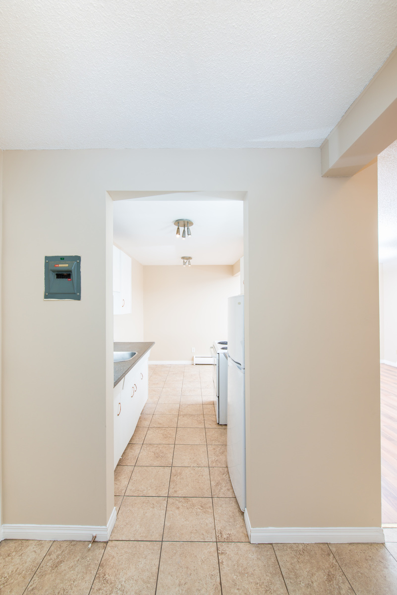 Alexander Apartments - Photo 9