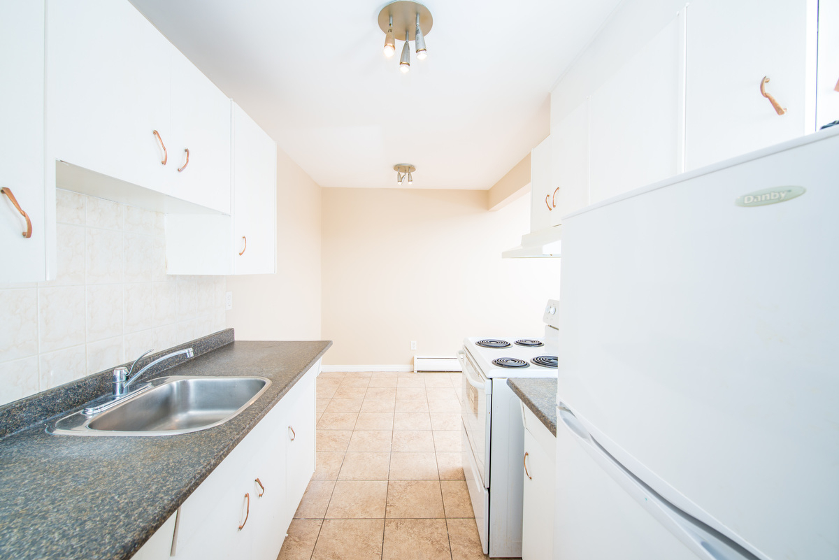 Alexander Apartments - Photo 11