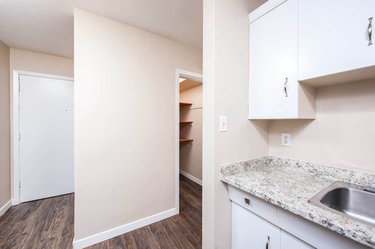 Shaughnessy Manor - Photo 17