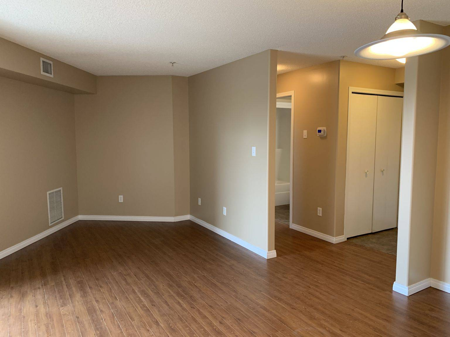 Parkdale Manor - Photo 11