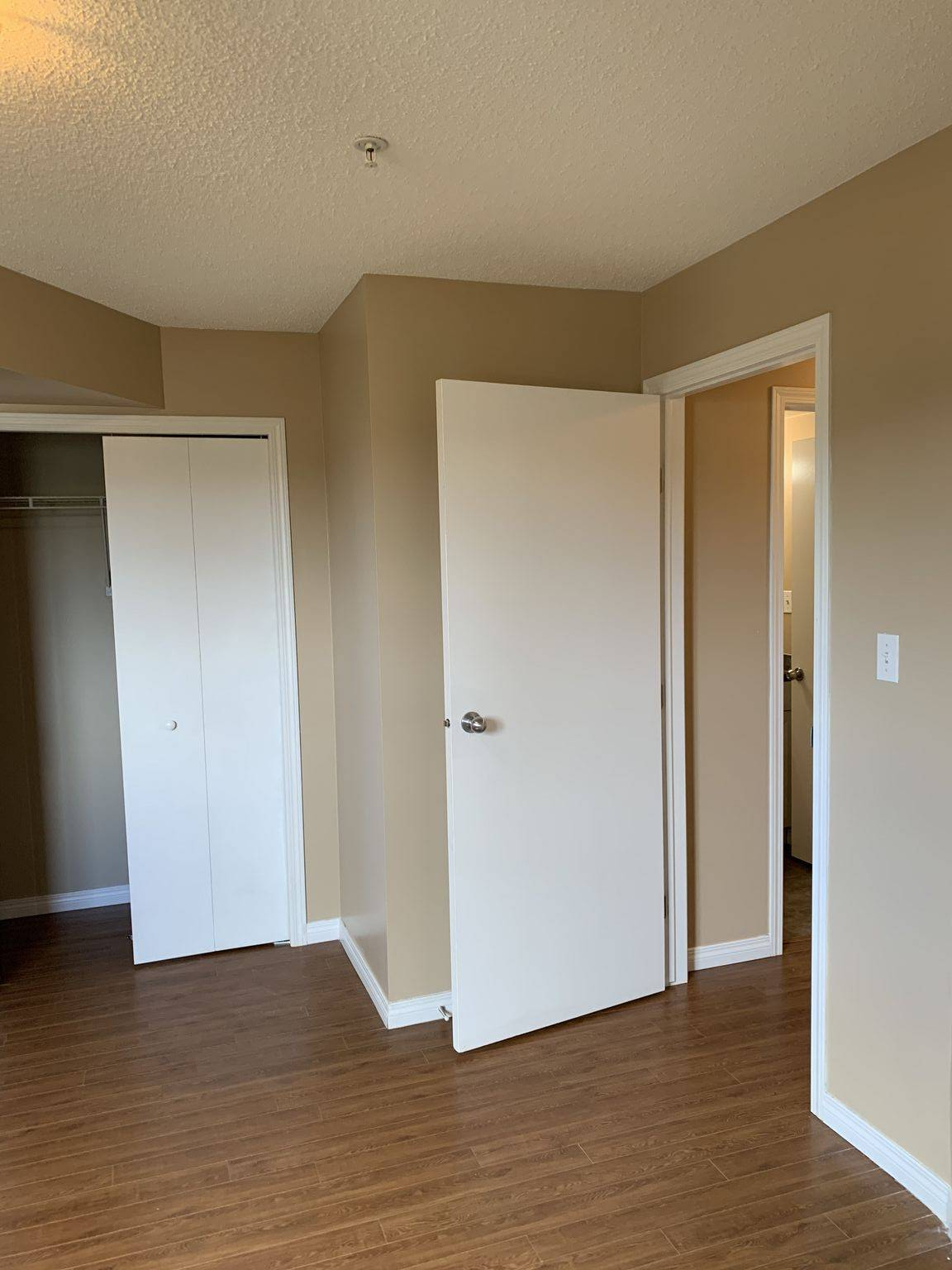 Parkdale Manor - Photo 12