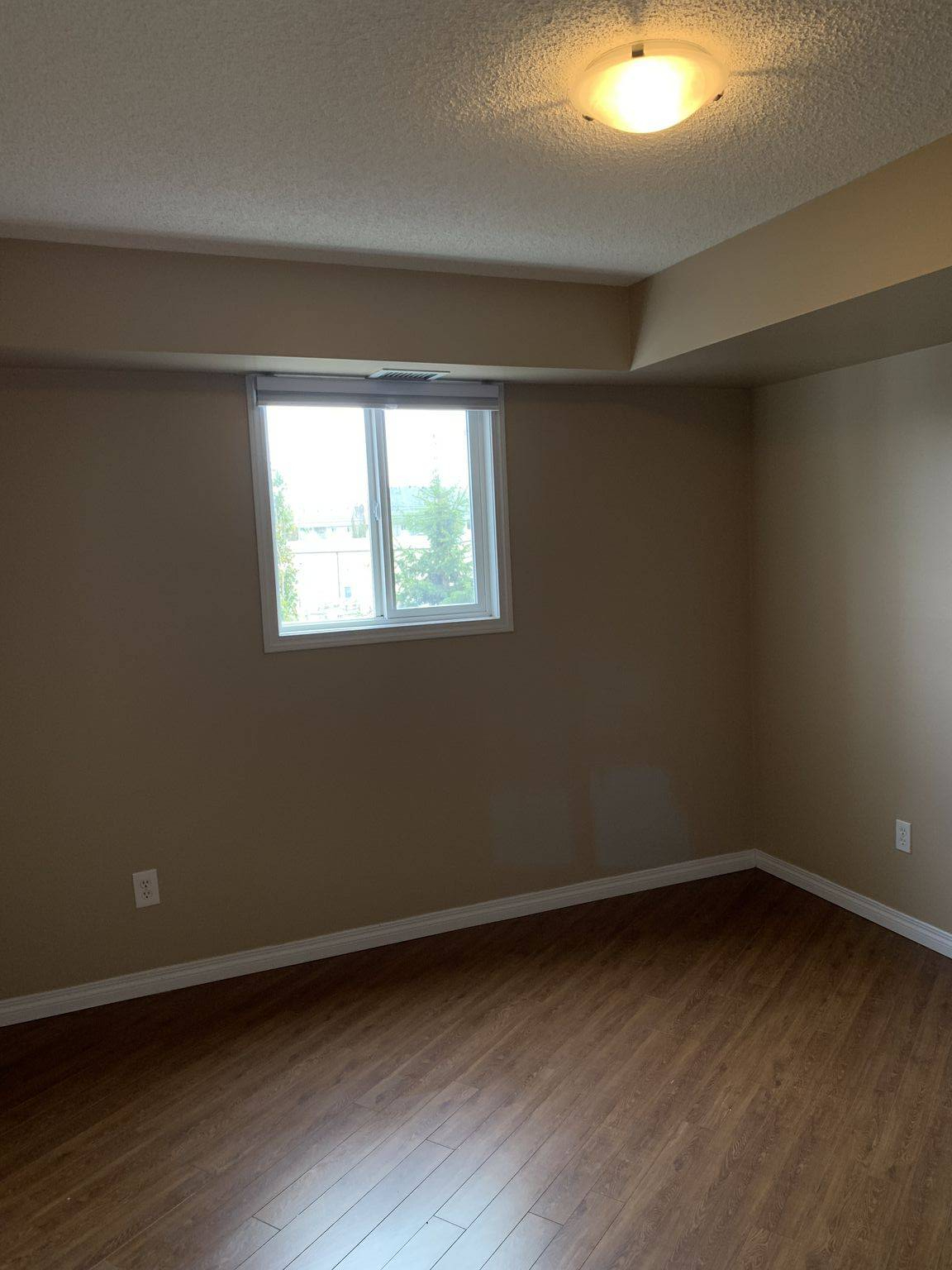 Parkdale Manor - Photo 16