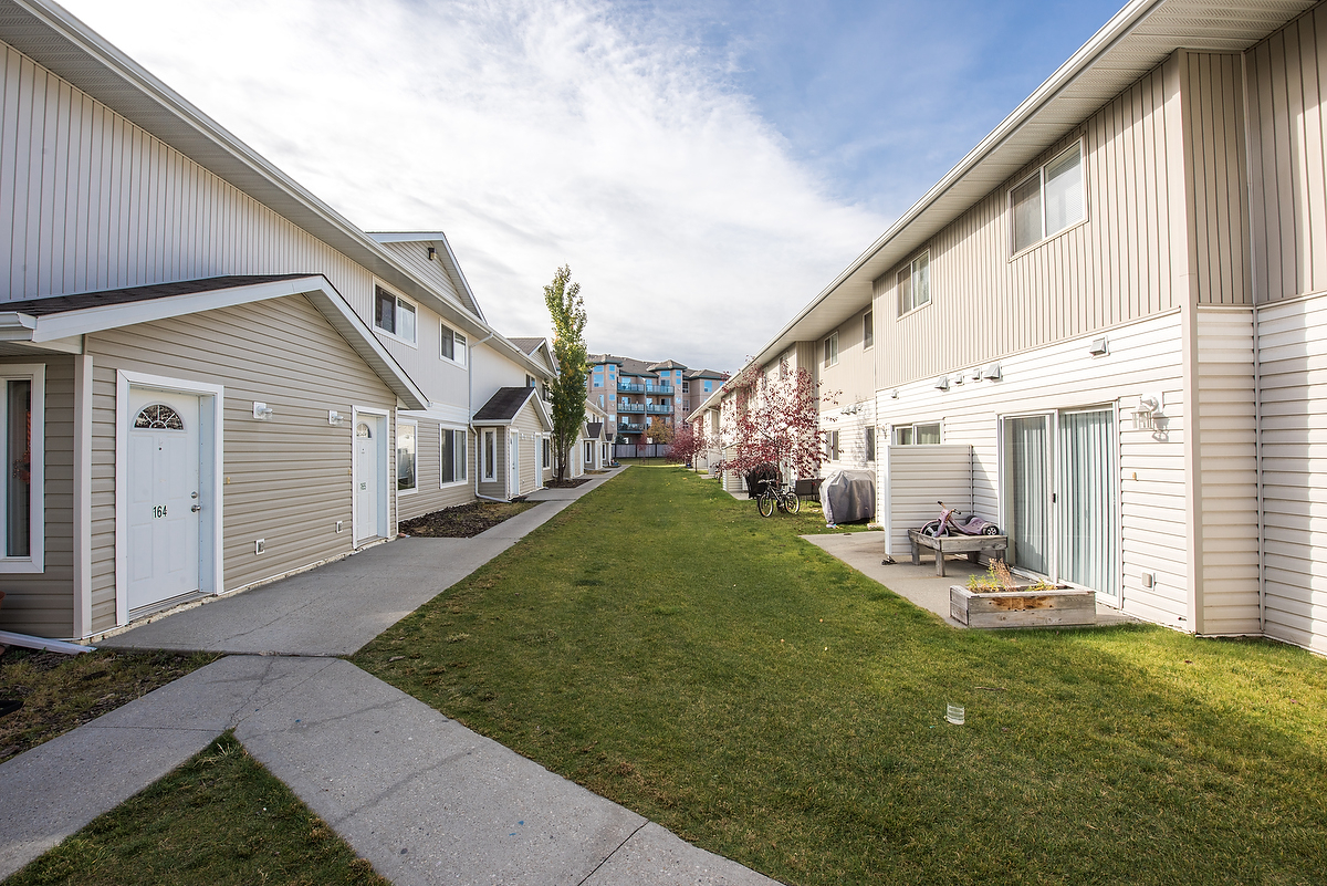 Bridgeport Village - Get 1 Month free! - Photo 2