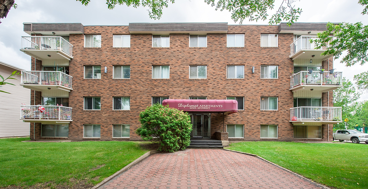 Diplomat Manor - Photo 31