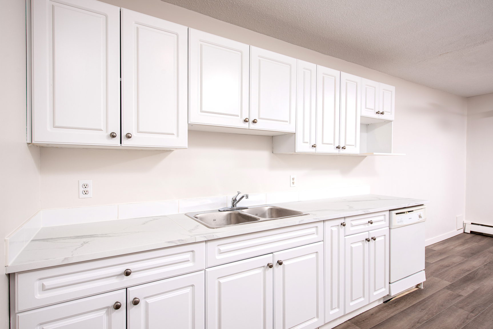 Pioneer Apartments - Photo 6