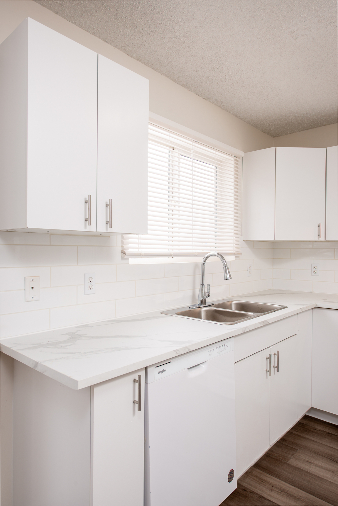 Bridgeport Village - Get 1 Month free! - Photo 3