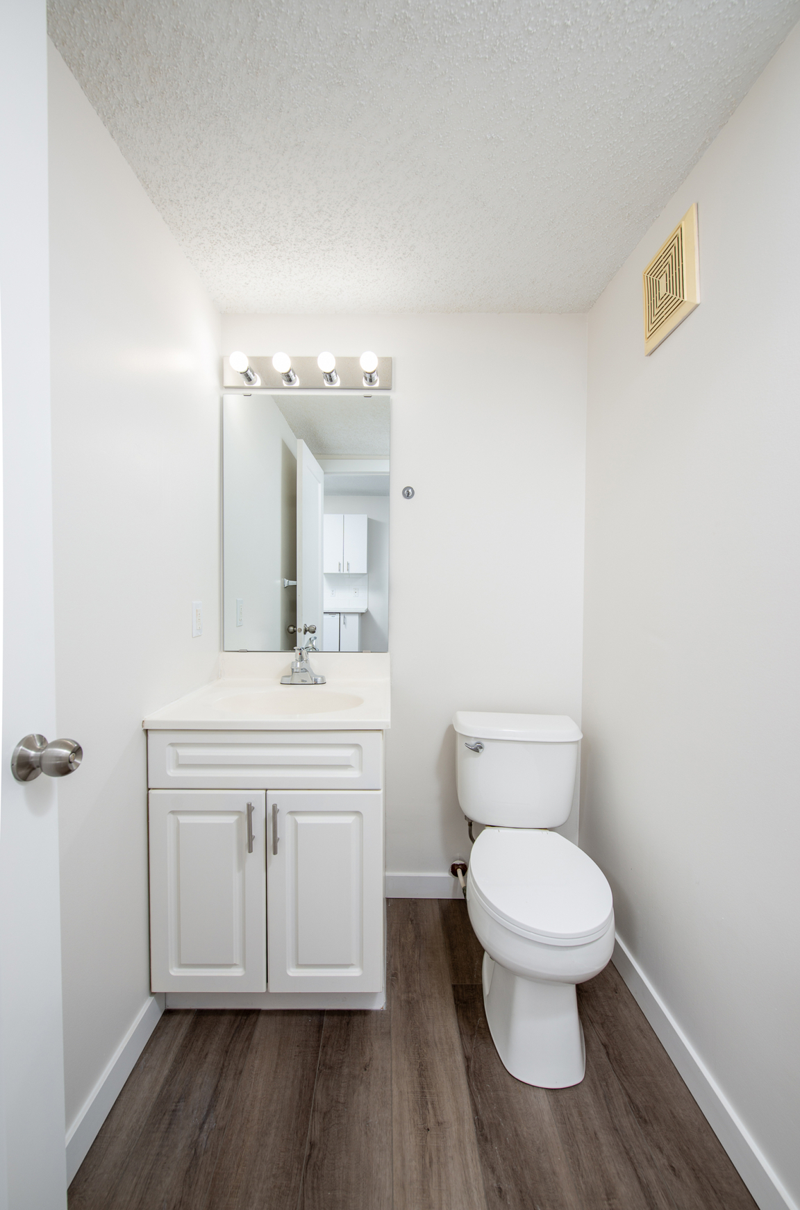 Bridgeport Village - Get 1 Month free! - Photo 9