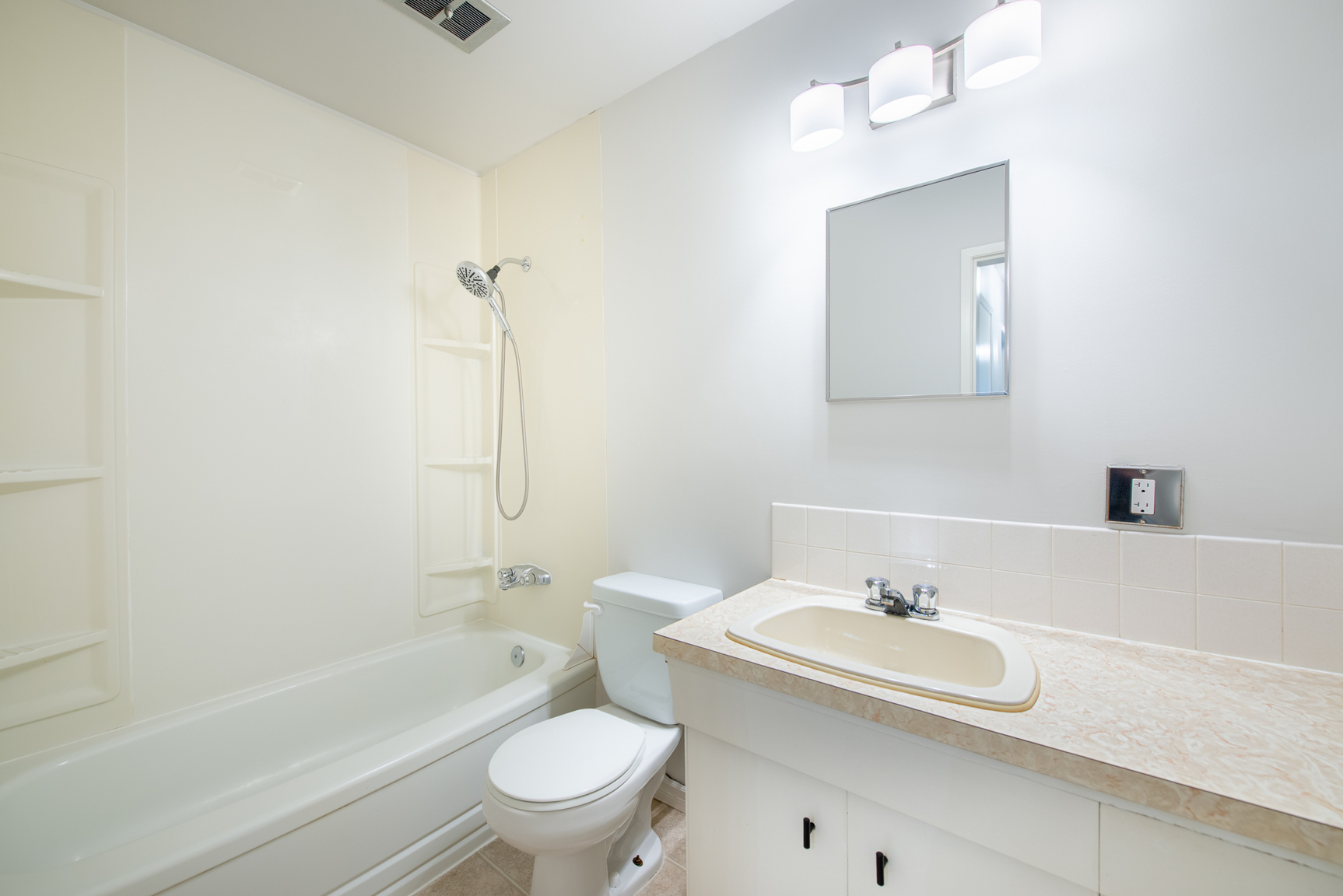 Birch Manor - Photo 16