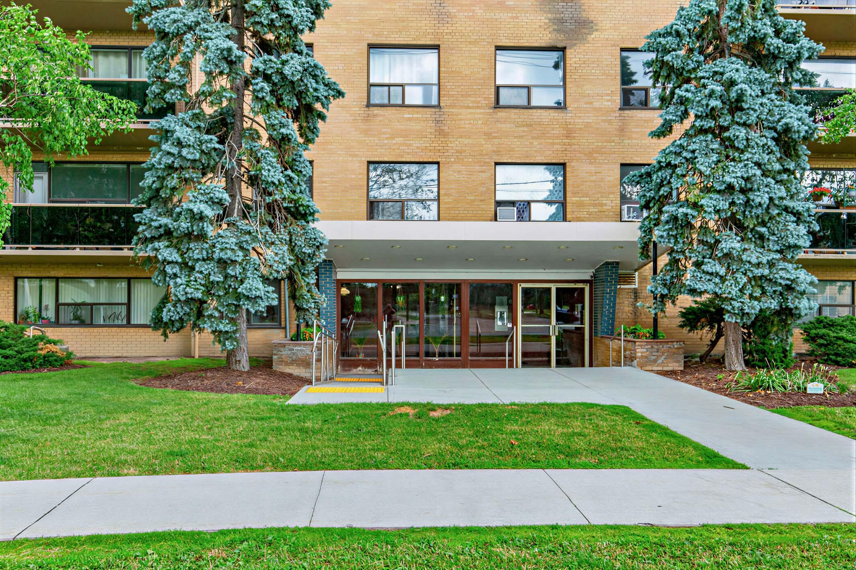 2329 Kipling Avenue - Photo 11