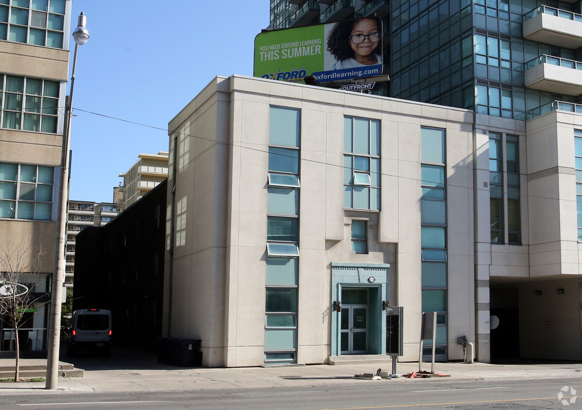 196 Eglinton Avenue East, Toronto, ON M4P 1K2 — photo 2