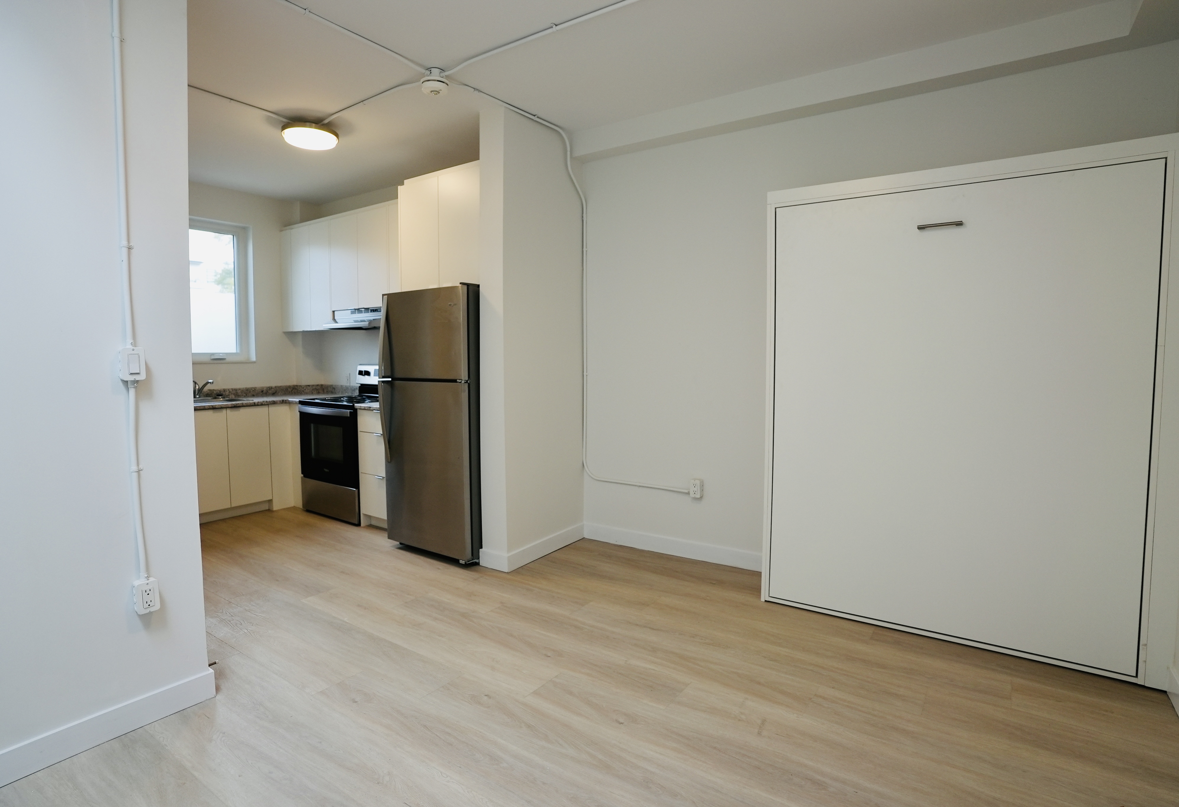 922 & 926 Queen Street East, Toronto, ON M4M 1J5 — photo 1