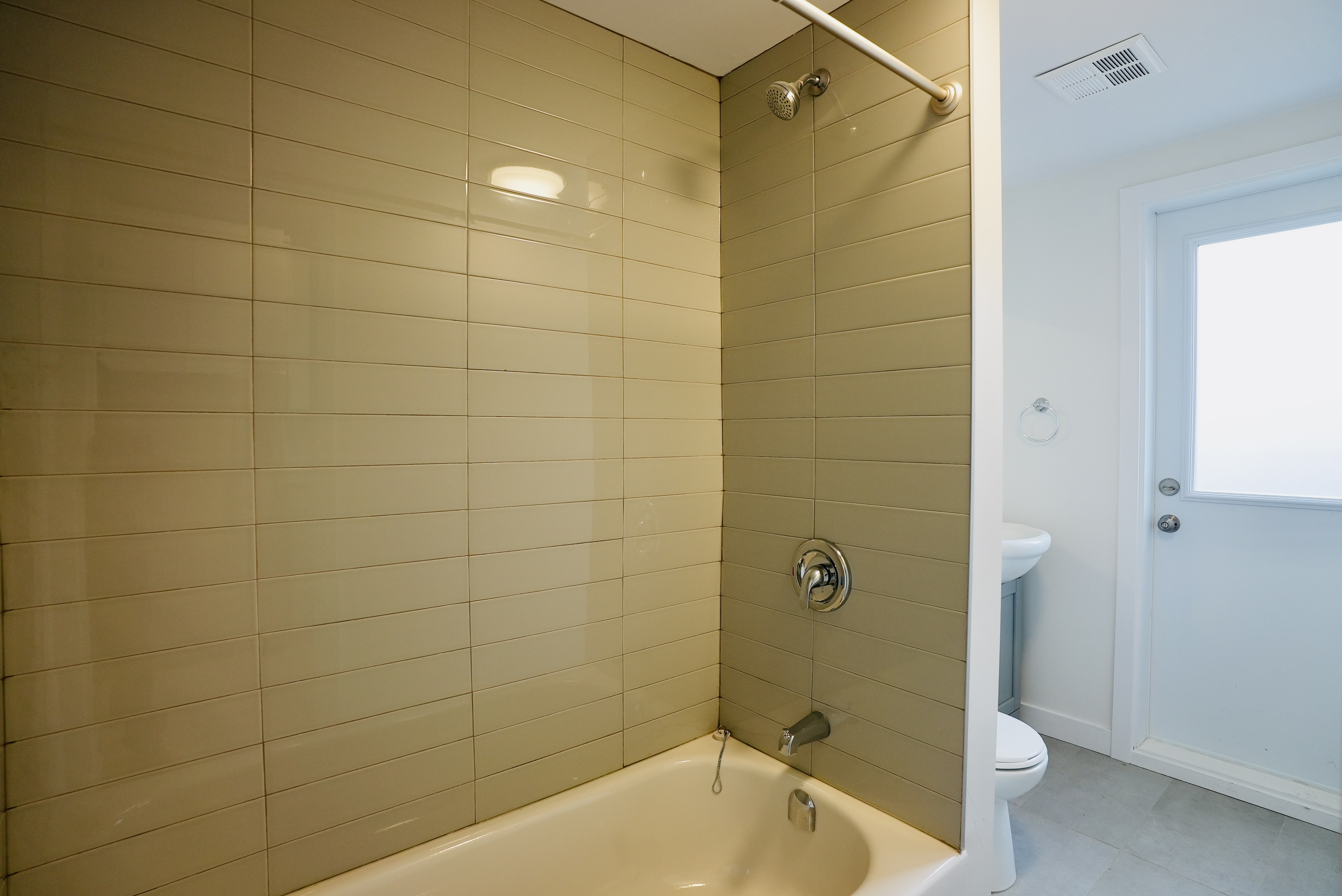 922 & 926 Queen Street East, Toronto, ON M4M 1J5 — photo 3