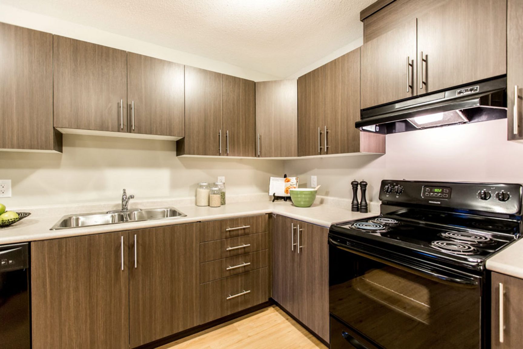 South Pointe Terrace - Photo 3