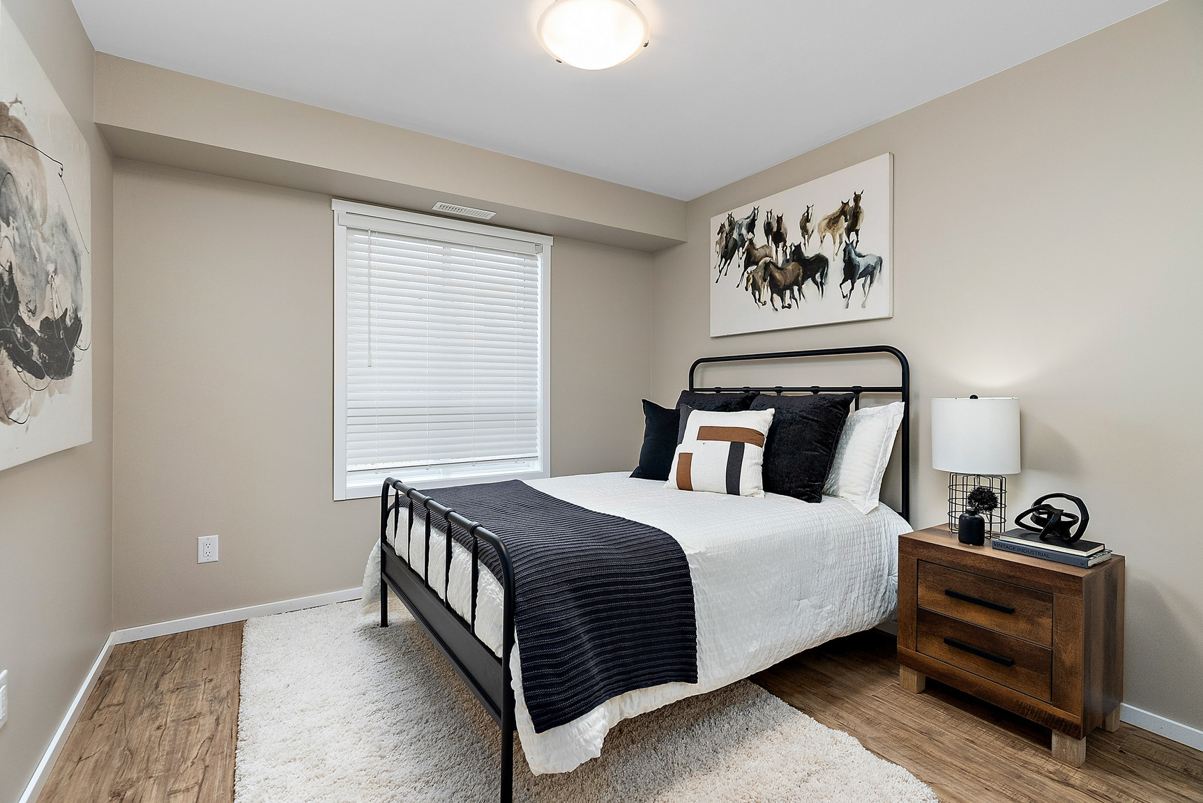 Jardin Apartments - Photo 8