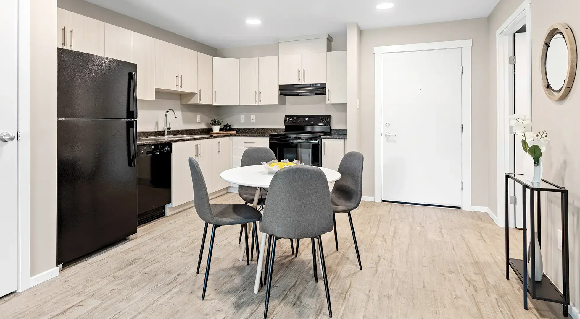 Blackstone Village - Photo 6