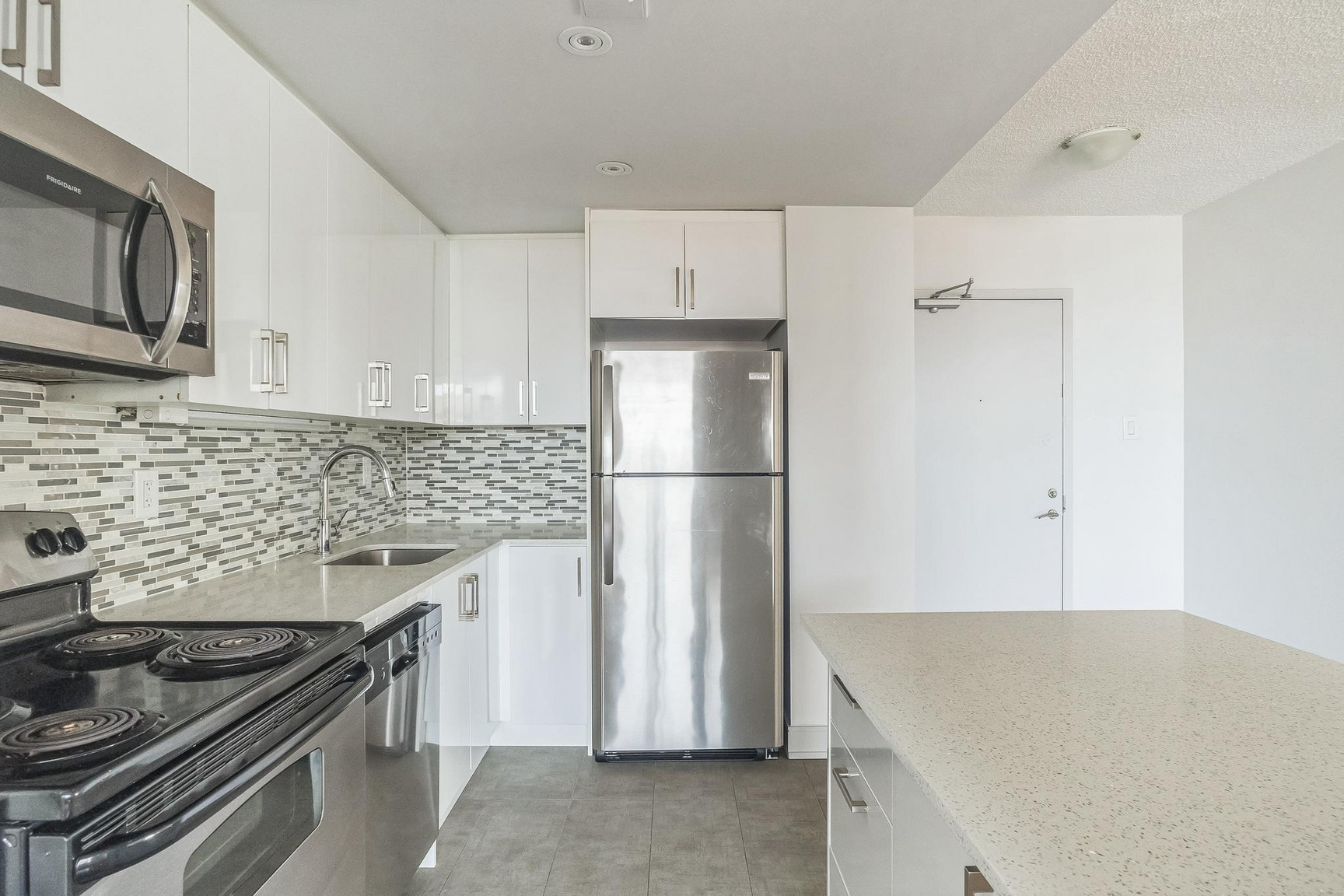 77 Davisville - Photo 7