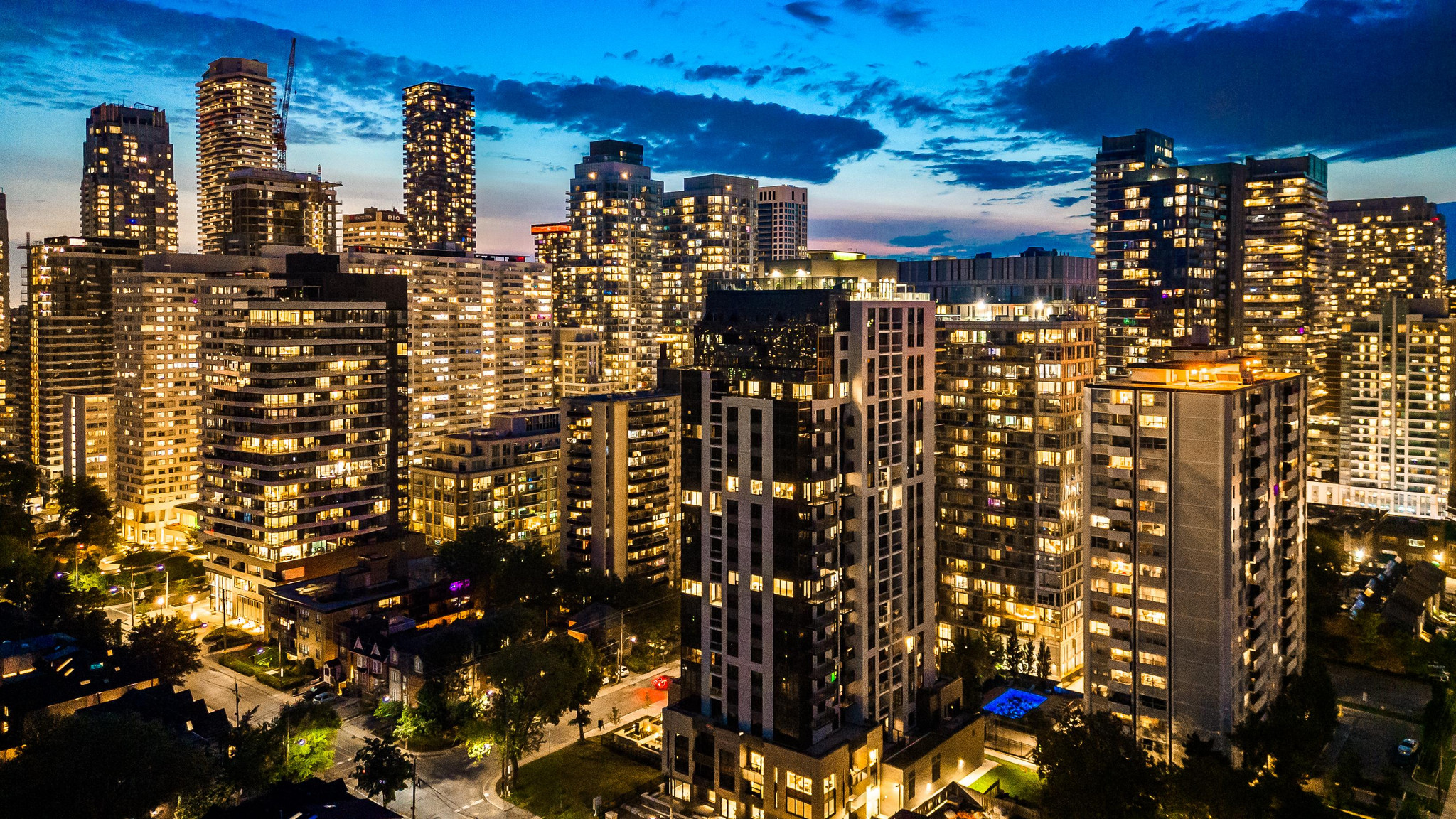 The Whitney On Redpath - Photo 27