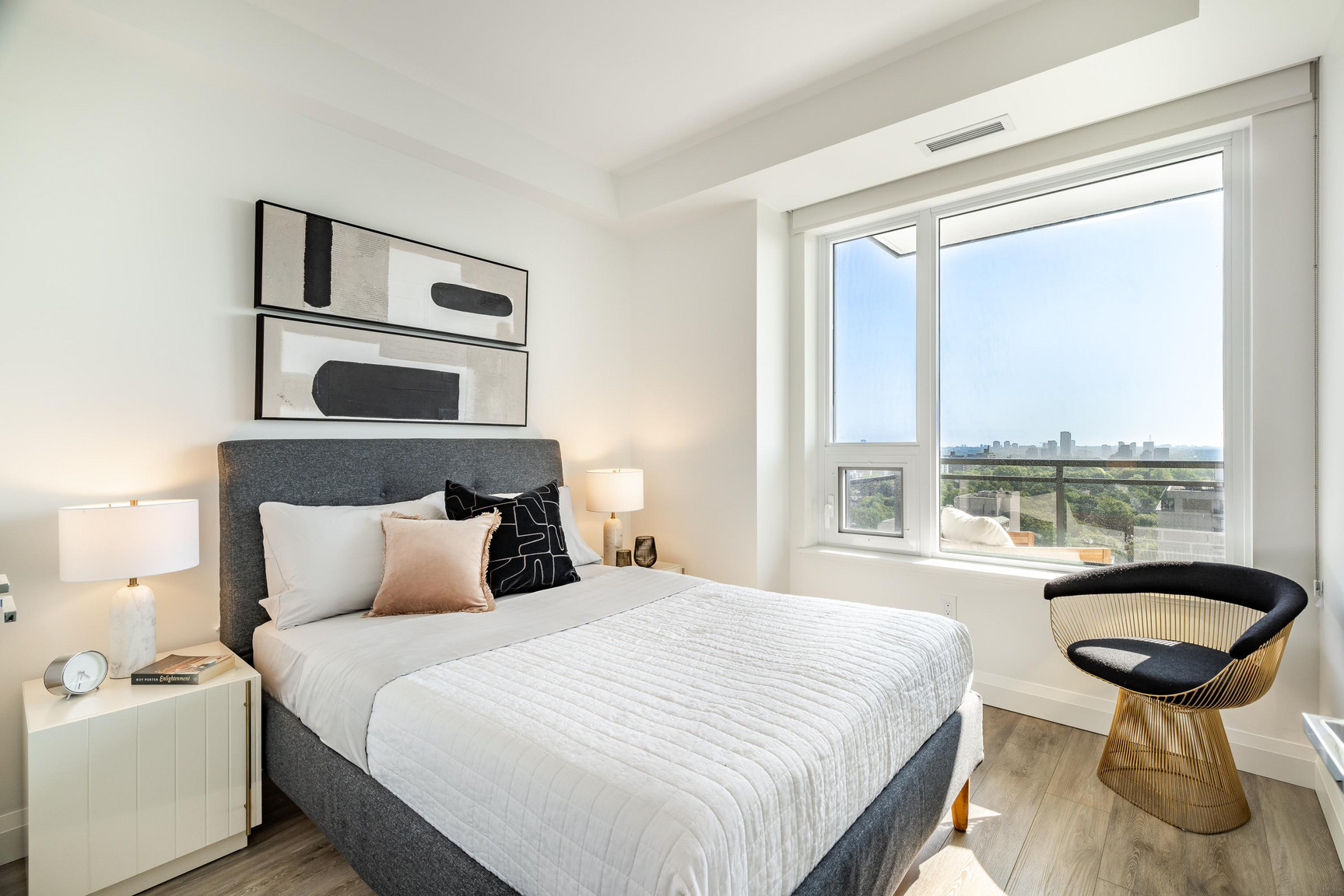 The Whitney On Redpath - Photo 2