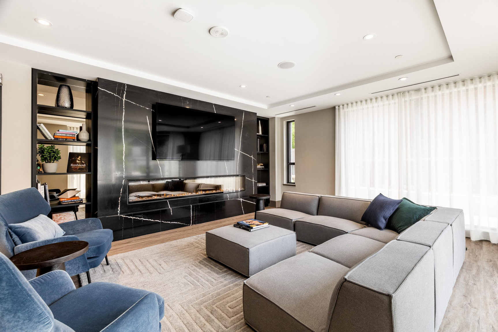 The Whitney On Redpath - Photo 18