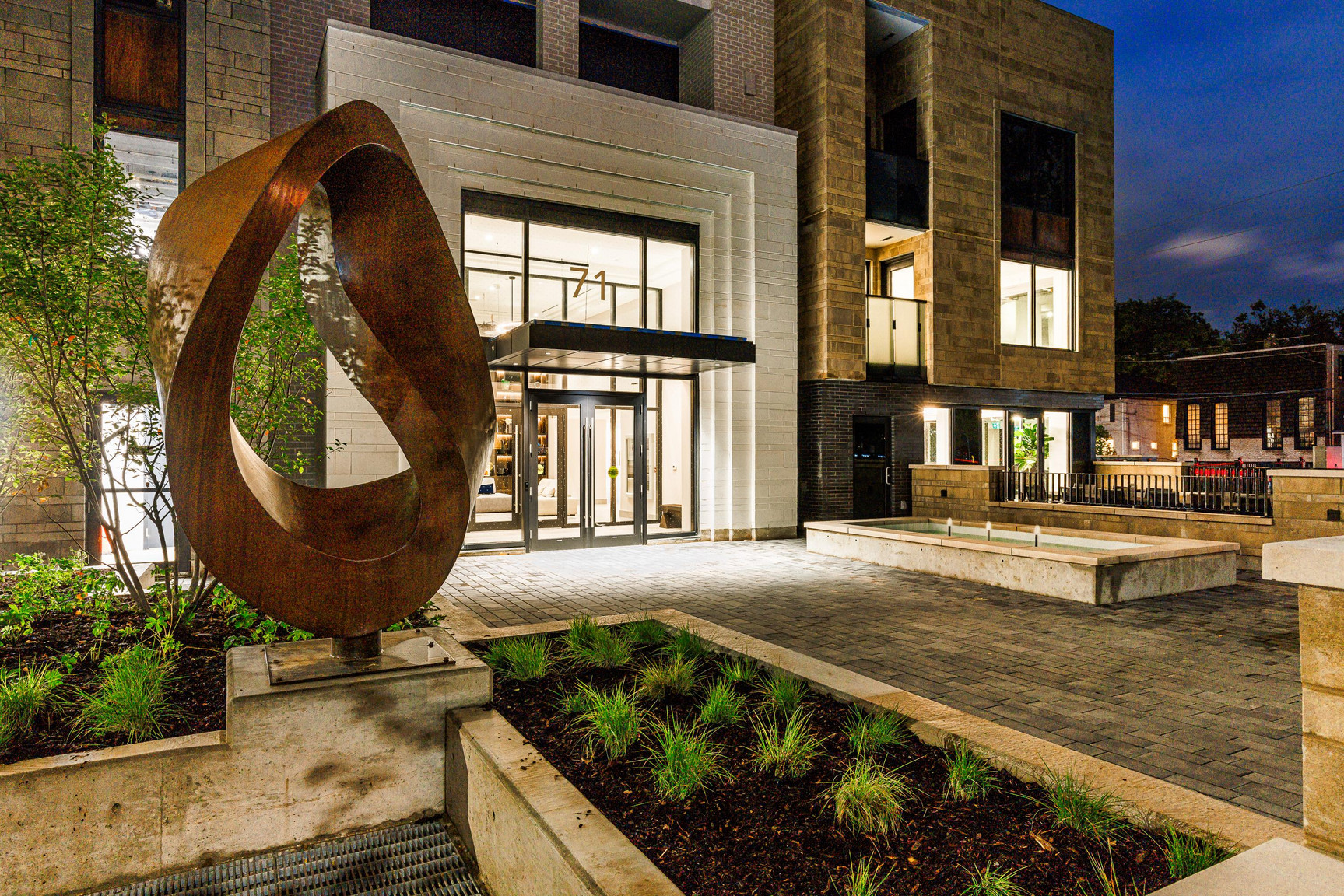 The Whitney On Redpath - Photo 7
