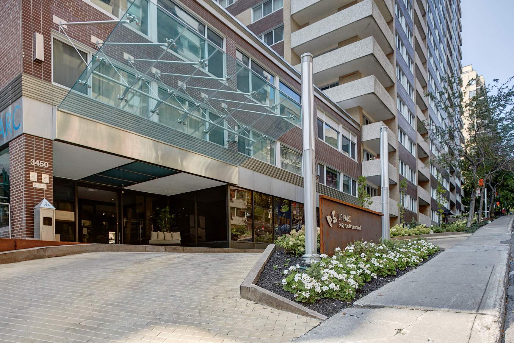3450 Drummond Tower A