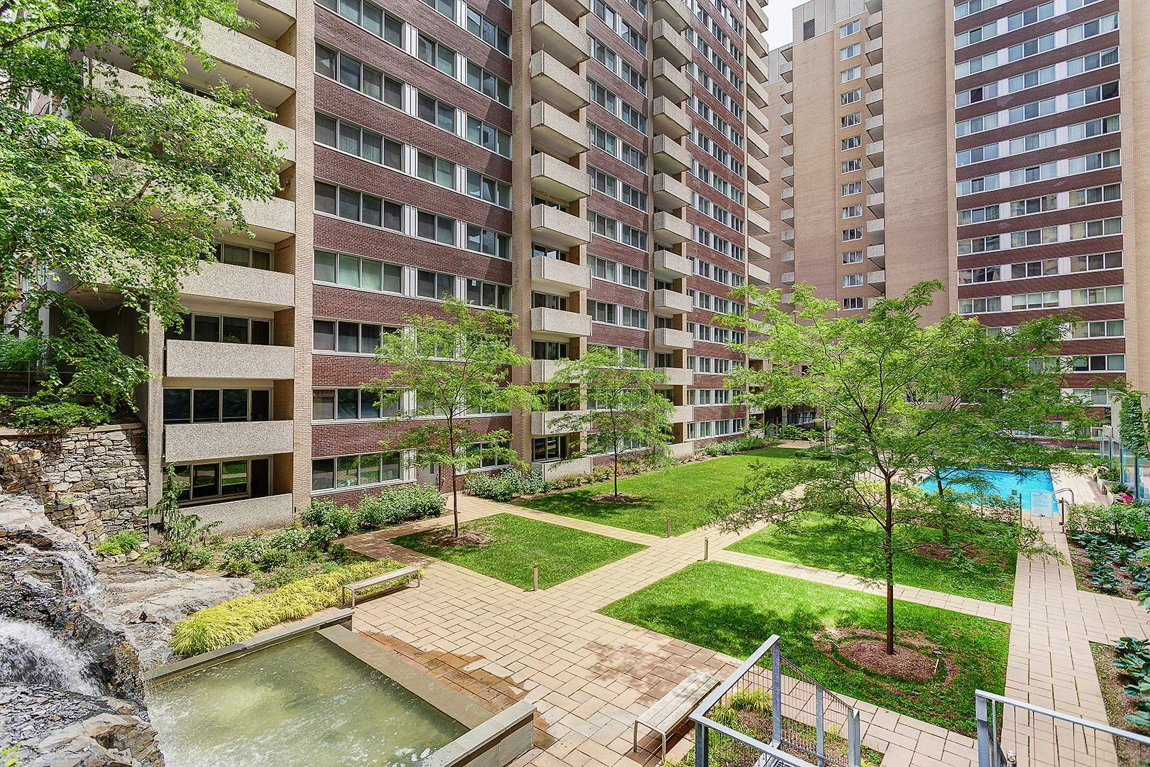 3450 Drummond Tower A - Photo 16
