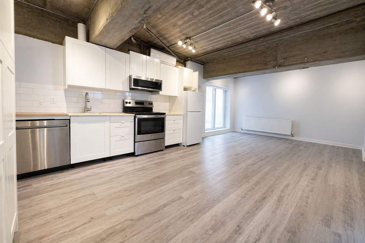 6815 Rue de la Roche