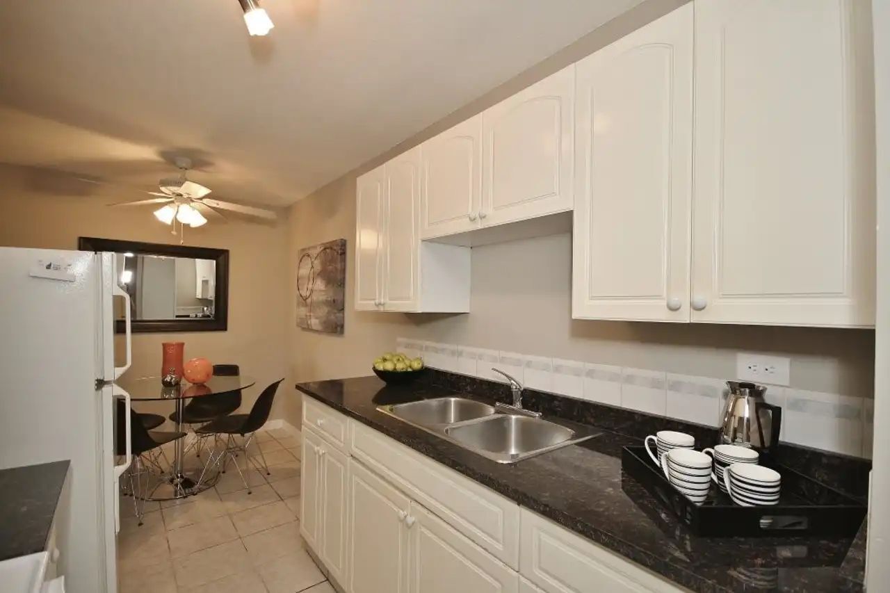 10725 109 St NW