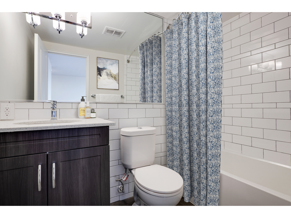 2040 Eglinton Avenue West - Photo 4