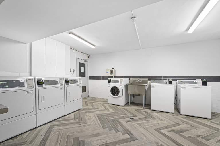 2040 Eglinton Avenue West - Photo 12