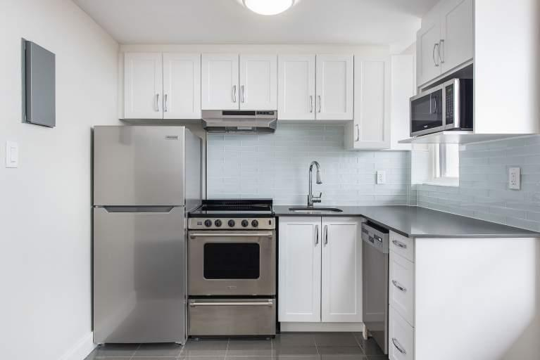 70 Spadina Road - Photo 16