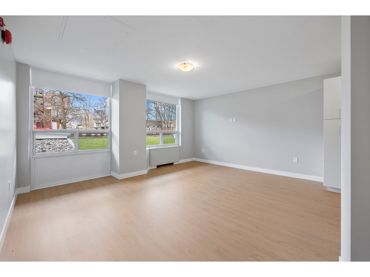 396 Queens Avenue - Photo 5