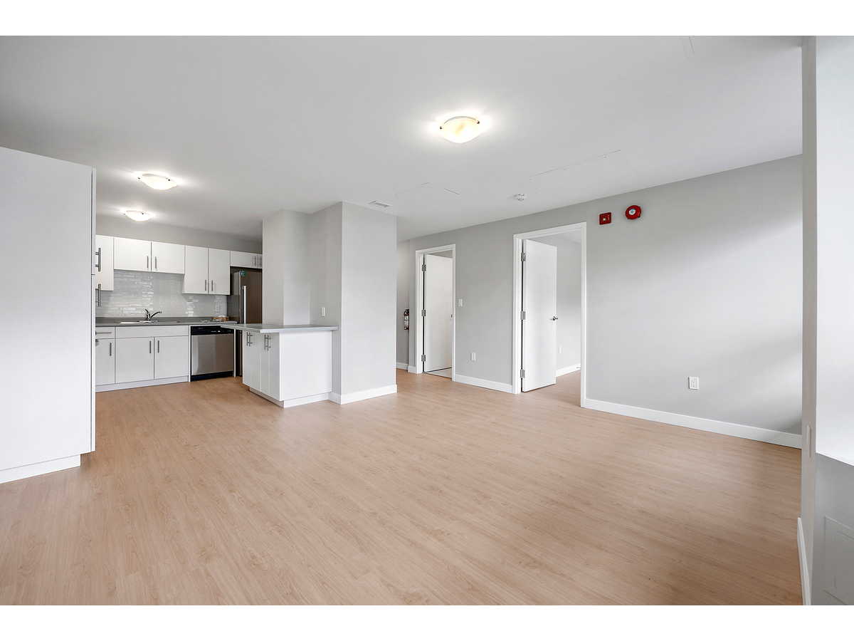 396 Queens Avenue - Photo 6